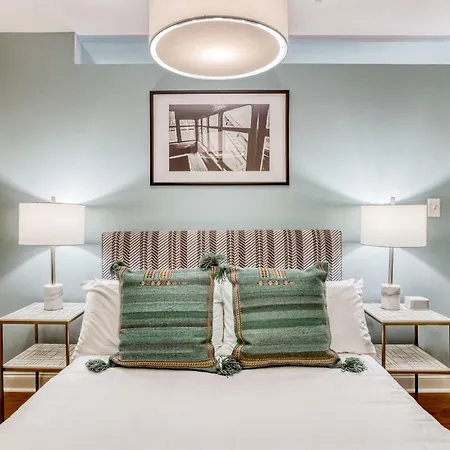 Mint House Downtown Pittsburgh Aparthotel